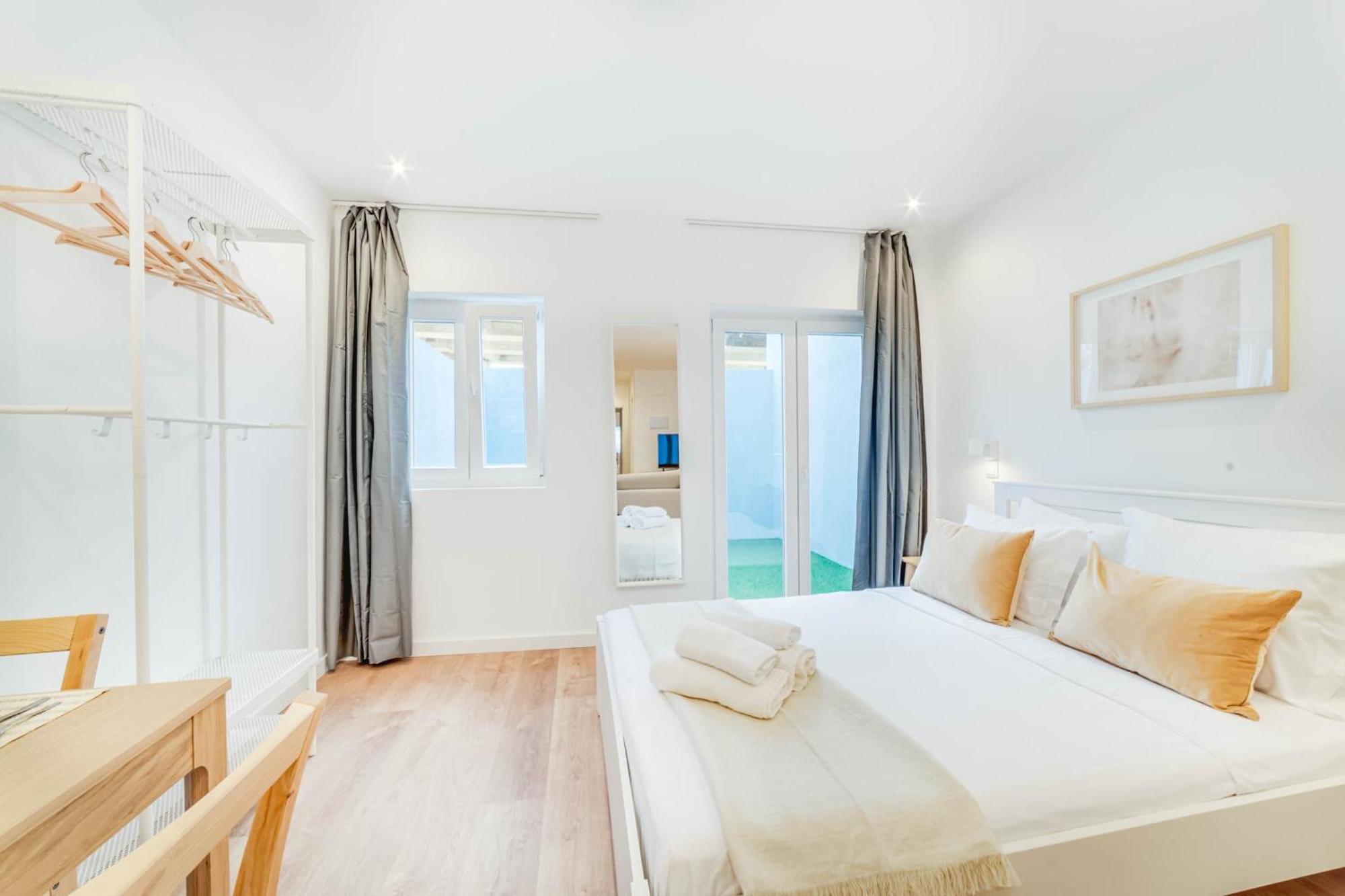 Blue Charm - Campolide Apartments Lisbon Bagian luar foto