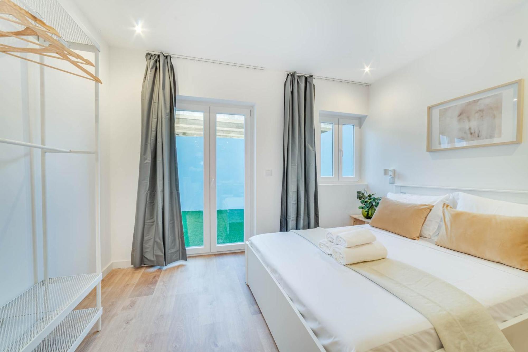 Blue Charm - Campolide Apartments Lisbon Bagian luar foto